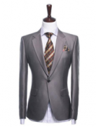 改造男人的形象可以從西裝定制開(kāi)始