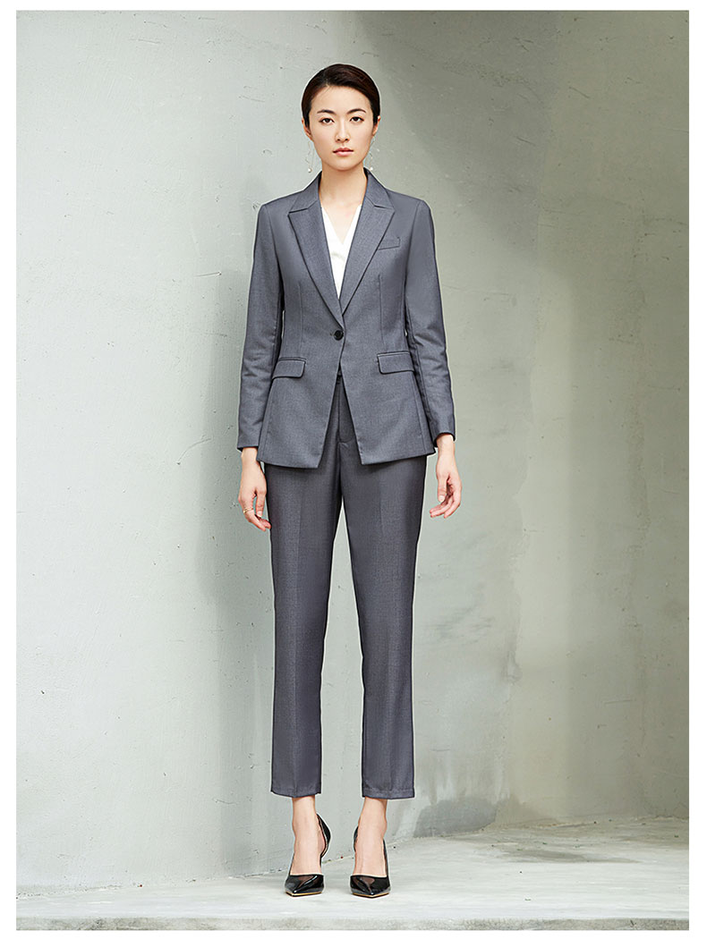 女款灰色一?？畚鞣籽b定制款圖片